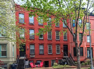 218 4th St SE APT 1, Washington, DC 20003