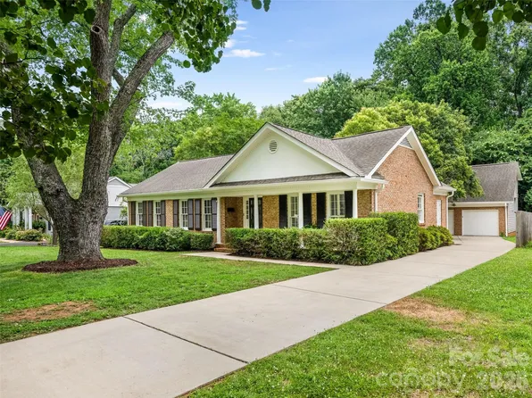 5020 Glenbrier Dr, Charlotte, NC 28212