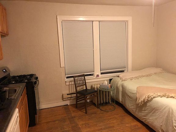 5th image of 2129-2129 N Dayton St #240