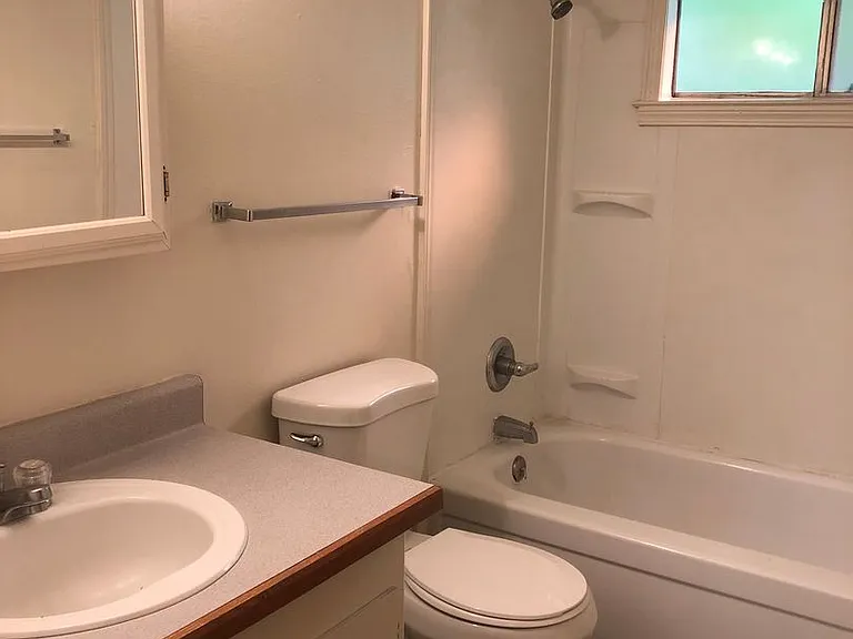 626 W 1st Ave — Photo 5