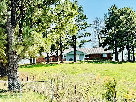 2nd image of 422502 E 1100th Rd