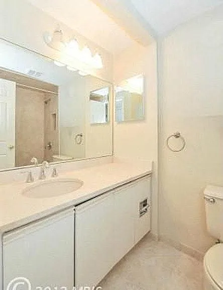 115 N Lee St #202 — Photo 13