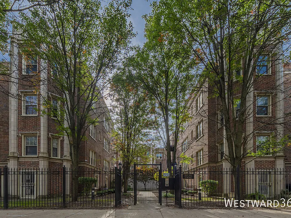 2315 E 70th Pl #213