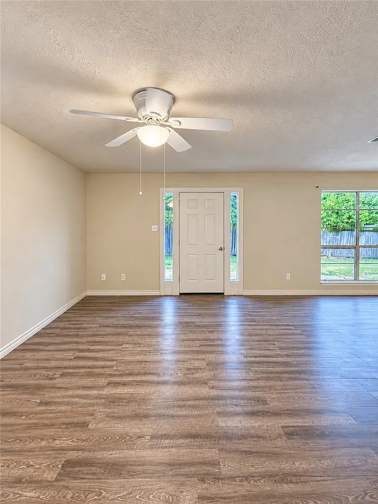 2 bed, 2.5 bath, 1196 sqft, $1,500 — Photo 3
