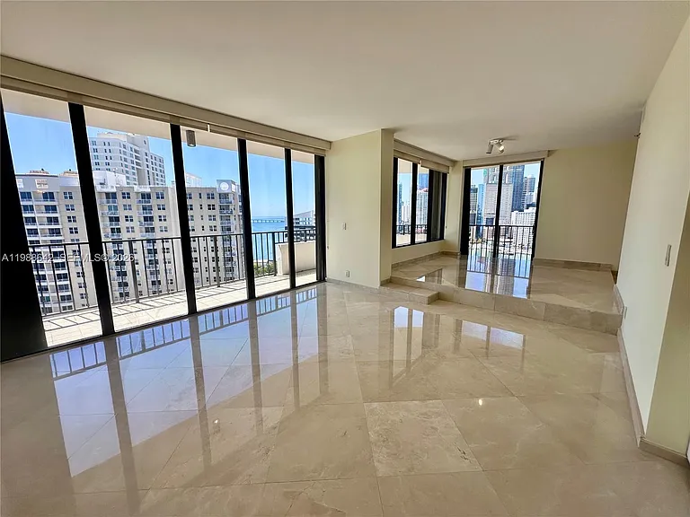 520 Brickell Key Dr #A2015 — Photo 9