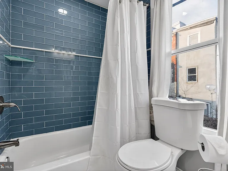 2543 Nicholas St — Photo 28