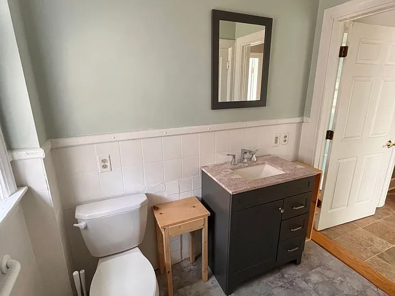 1430 Woodbury Ave — Photo 12