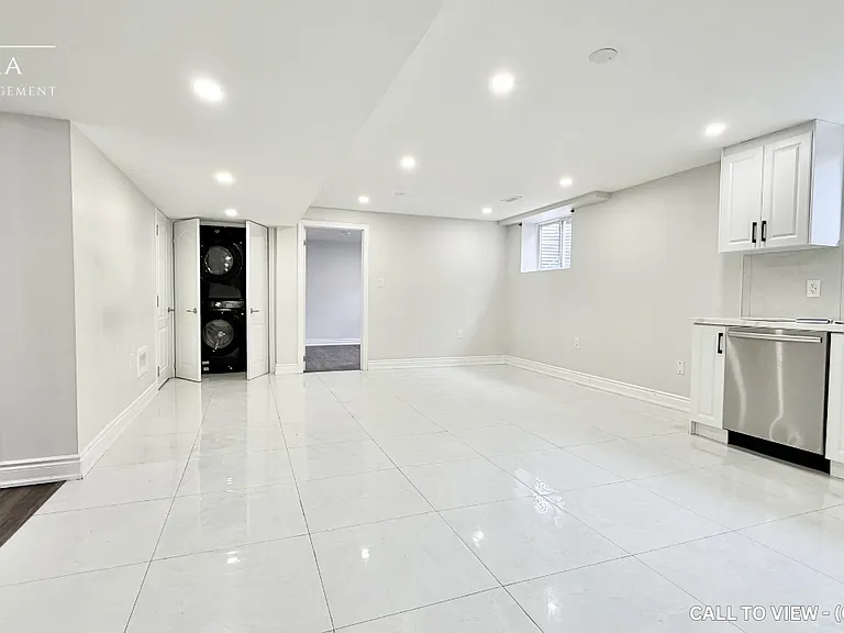 923 Guinness Cres #2 — Photo 3
