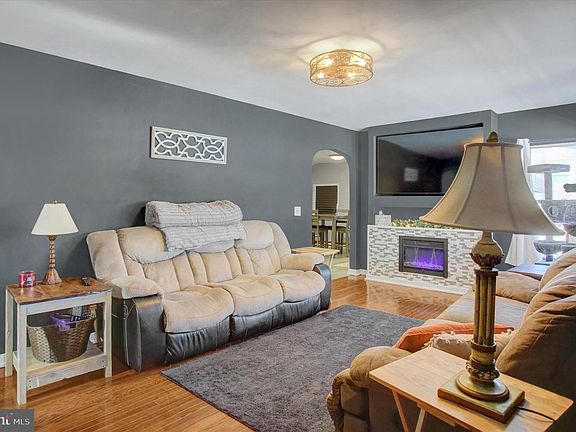 5th image of 90 Ferguson Valley Rd