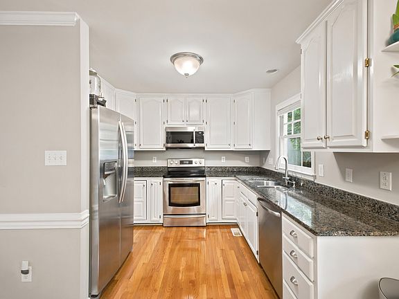 5th image of 1643 Jamestowne Pl