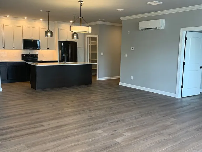 Solara Luxury Apartments — Photo 58