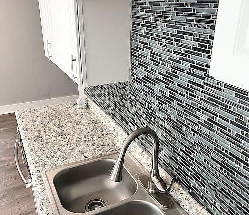 2nd image of 2094 W 44th St