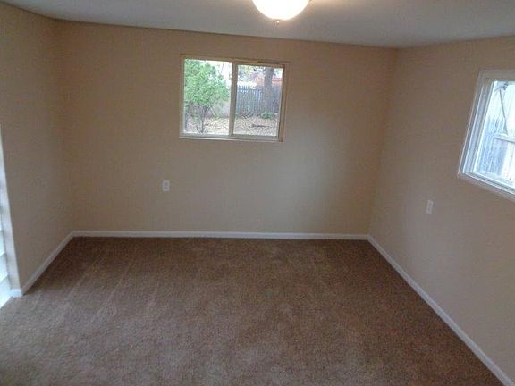 5th image of 807 Westwood Ave