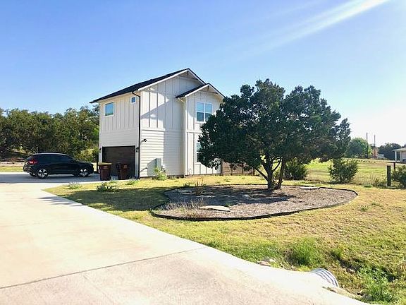 Two car garage with 1bd/1ba apt. above