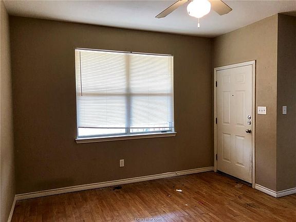 3rd image of 1806 W Highway 21 APT 105
