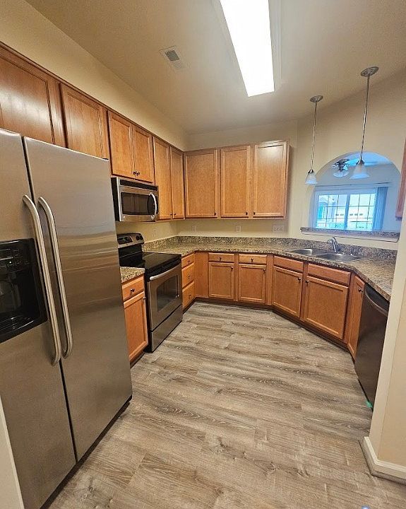 1st image of 1403 Rustads Cir