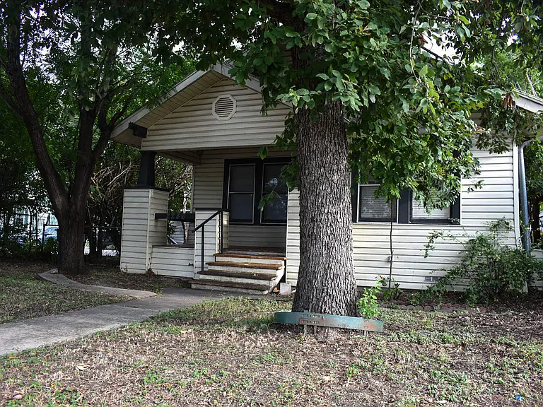 2246 E Houston St — Photo 28