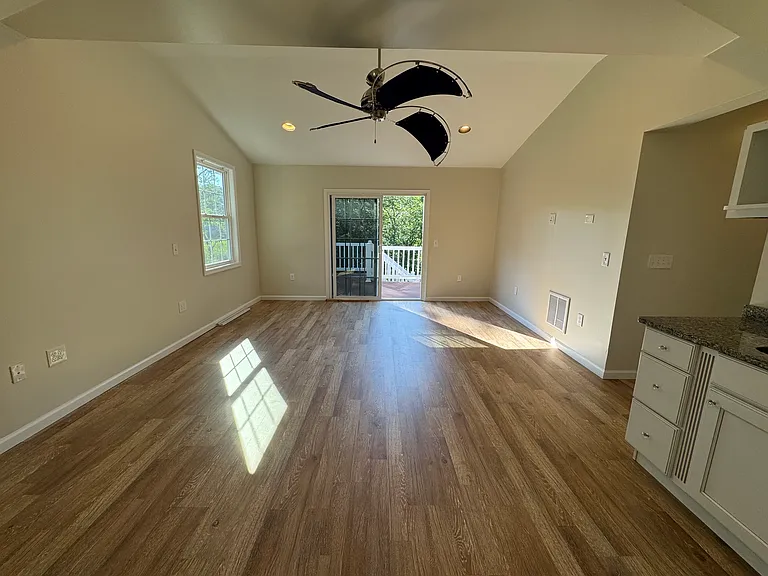 2094 Fieldcrest Dr — Photo 39