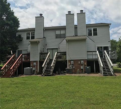 2nd image of 1525 S Point Rd