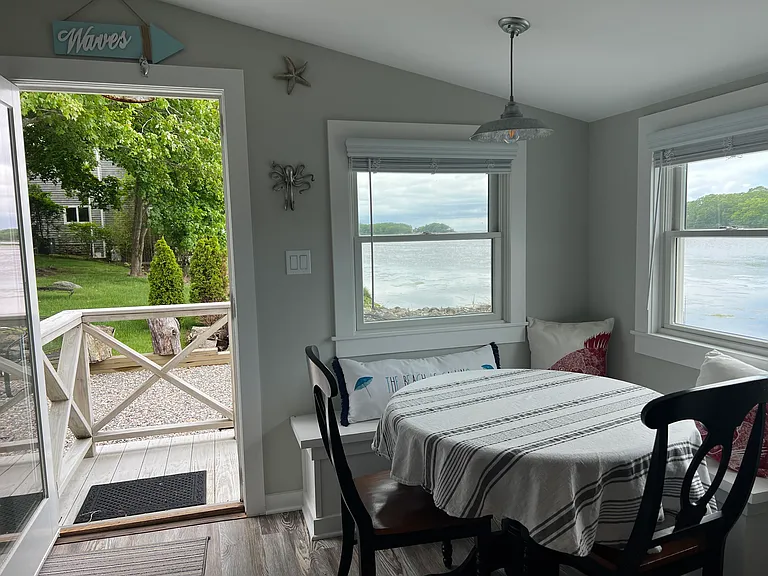 61 Old Black Point Rd — Photo 9