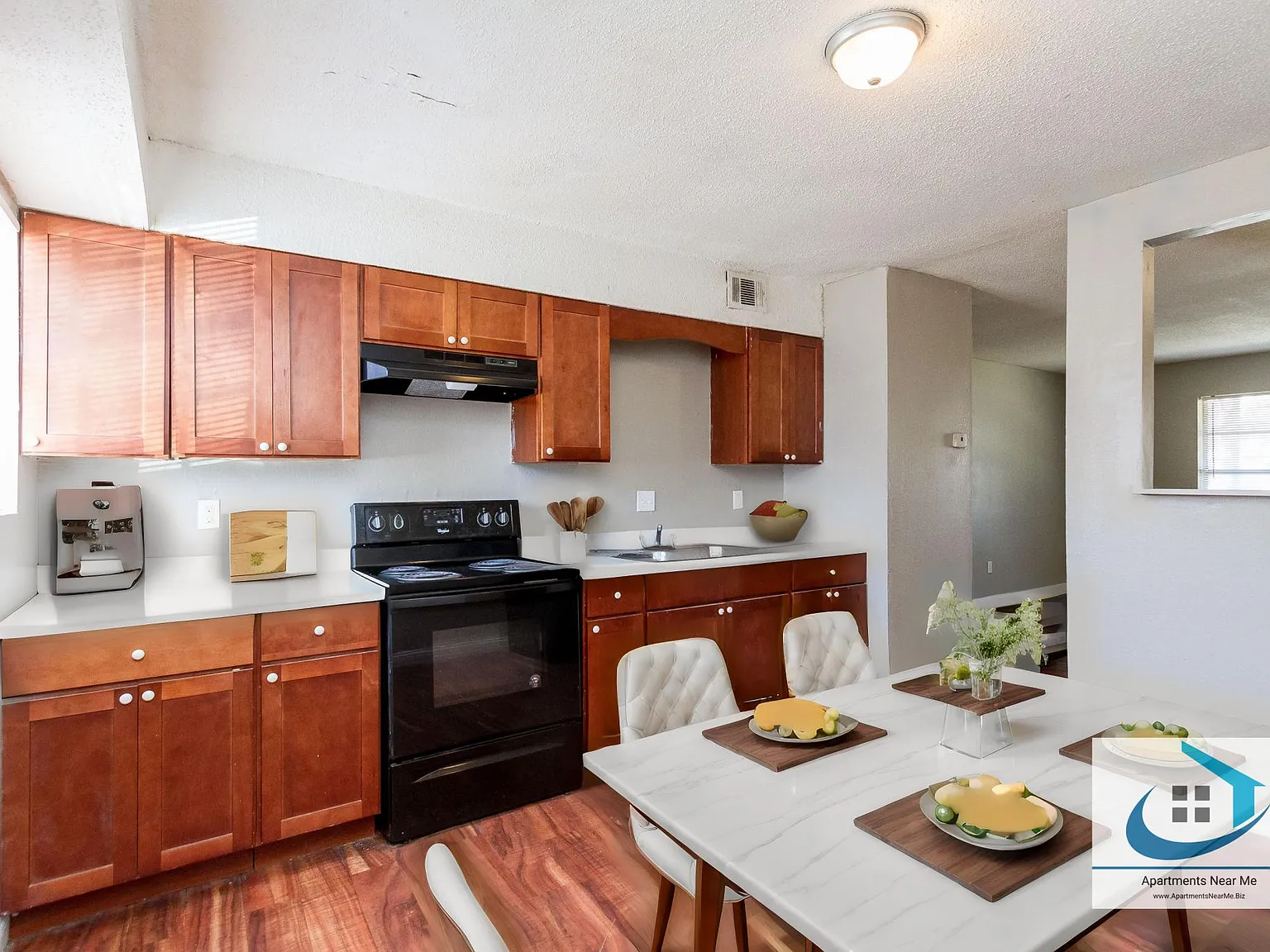 2 bed, 1.5 bath, 900 sqft, $750 — Photo 3