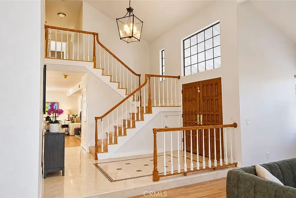 5 bed, 2984 sqft, $6,800 — Photo 2