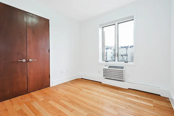 Sold by Daniel Gale Sotheby's International Realty | media 26