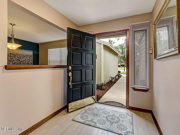 5th image of 10796 KNOTTINGBY Drive