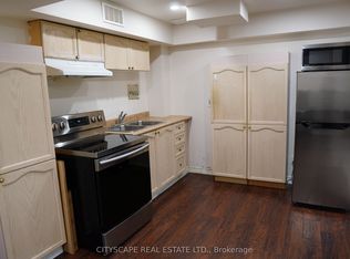 128 Braebrook Dr #BASEMENT, Whitby, ON L1R 0M9