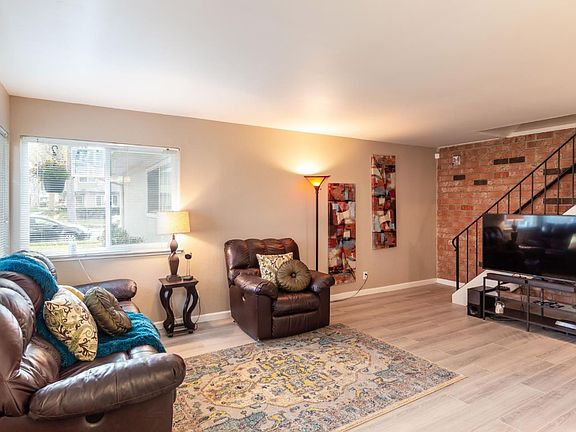 5th image of 207 Watson Dr APT 2