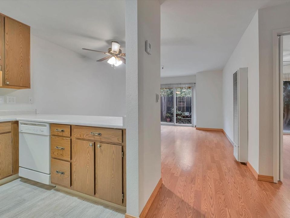 1st image of 104 Vista Prieta Ct