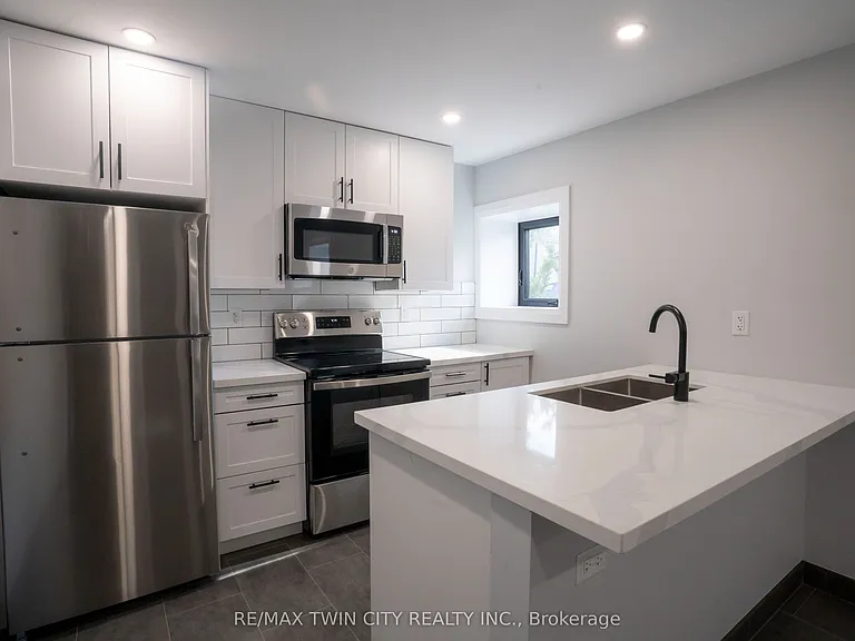 130 Elgin St #2 — Photo 5