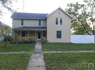 404 S 6th St, Burlington, KS 66839