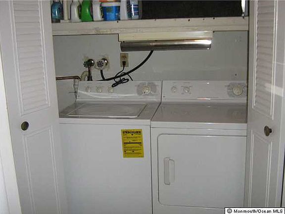 5th image of 812 Dumbarton Drive #A