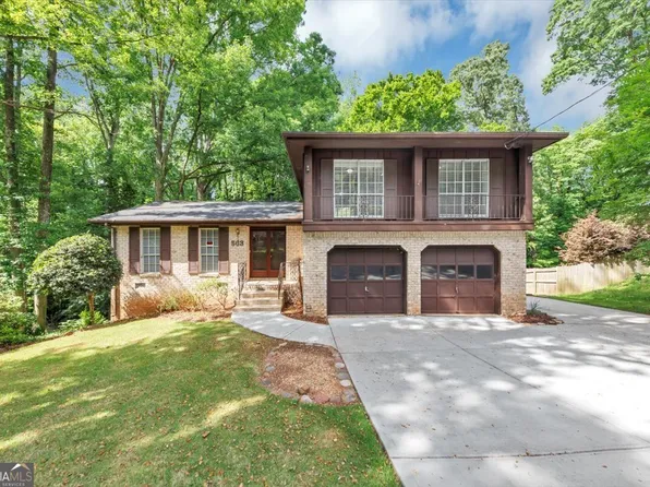 563 Navarre Dr, Stone Mountain, GA 30087