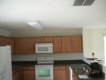 3rd image of 3050 Ewingdale Dr