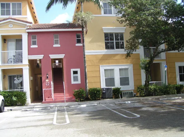 1016 Shoma Dr, Royal Palm Beach, FL 33414