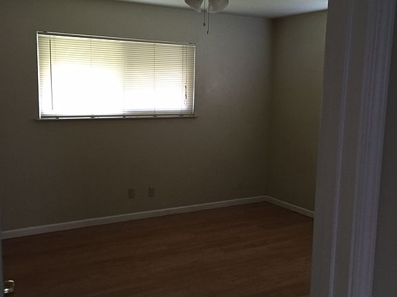 4th image of 2340 N Delno Ave