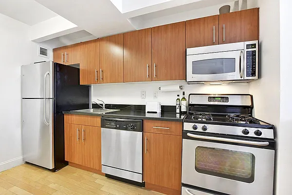 Rented by Corcoran | media 41