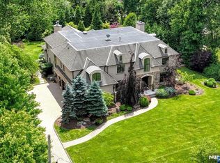 70 Oak Dr, Upper Saddle River, NJ 07458