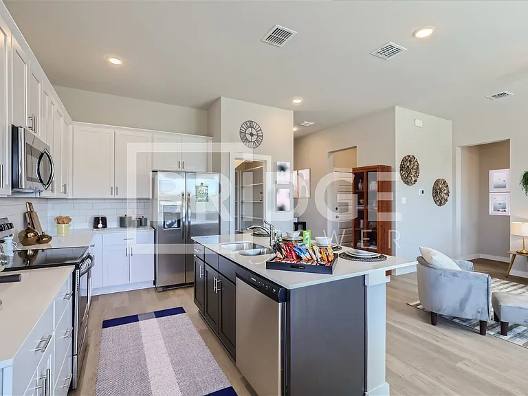 534 Sandy Glen Ln — Photo 3