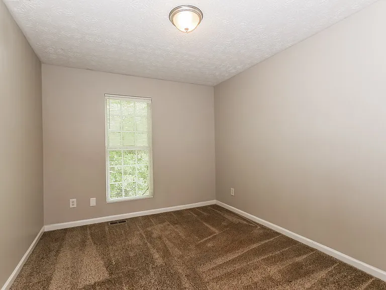 1902 Grove Way — Photo 12