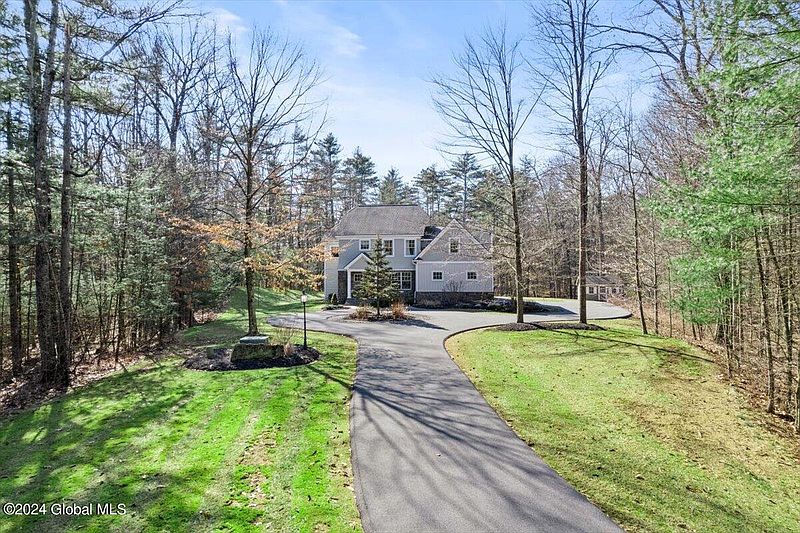 2nd image of 7 Summerfield Lane