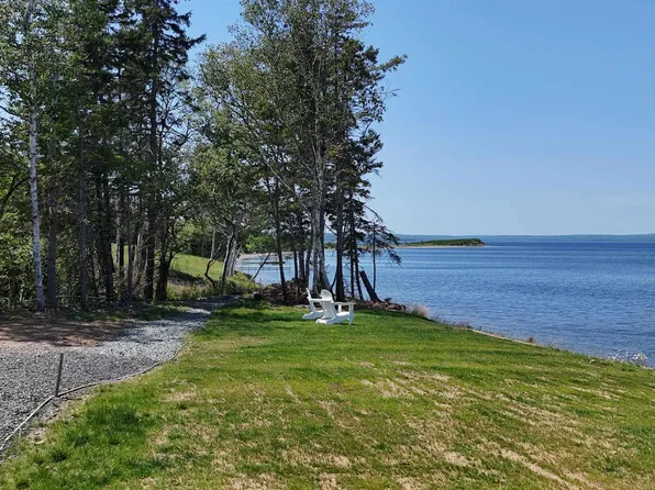 W Bay Highway St, Georges Channel, NS B0E
