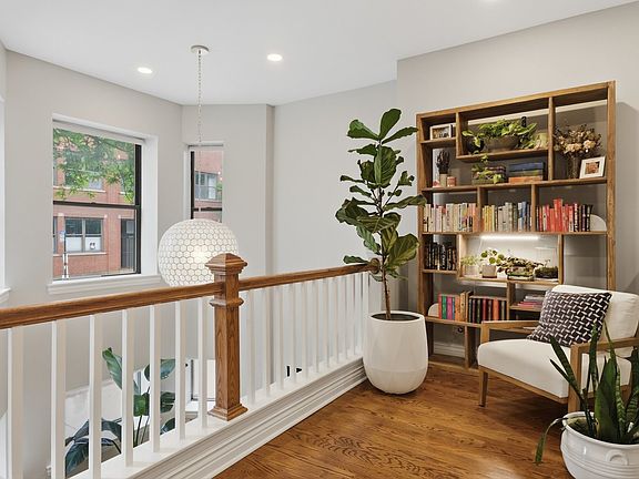 3rd image of 1054 W Armitage Ave #A