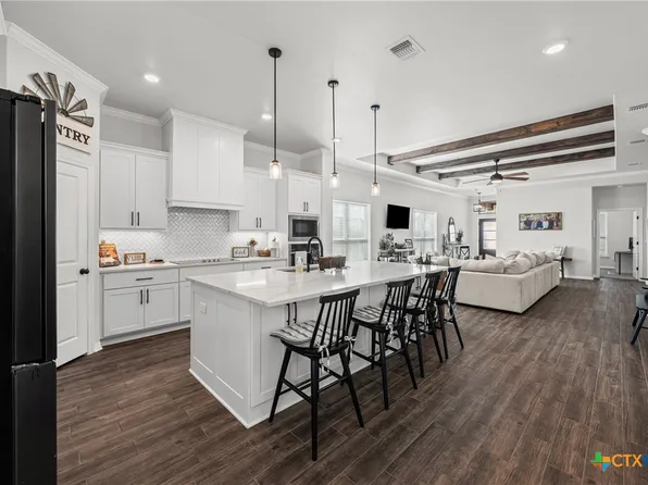 707 Eagle Pass Dr, Salado, TX 76571