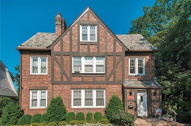 1st image of 376 Hayward Ave