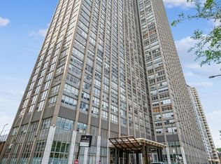 655 W Irving Park Rd APT 1302, Chicago, IL 60613
