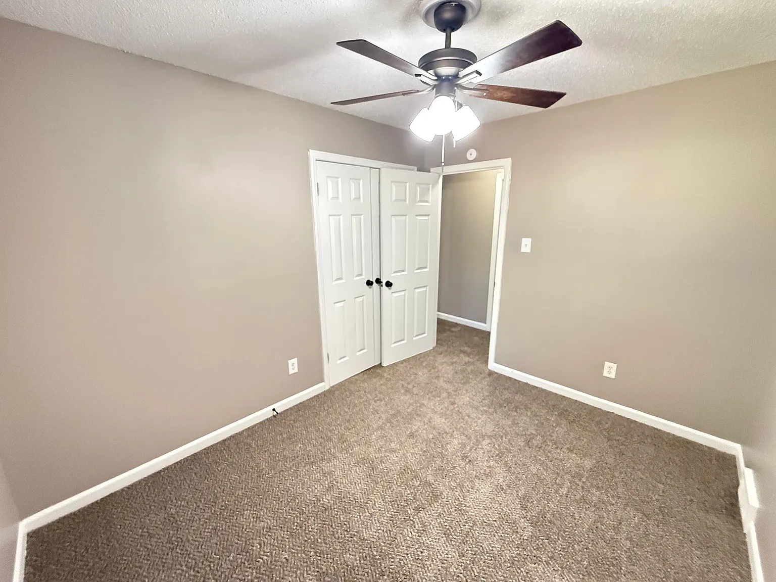 4210 Windermere Rd — Photo 4