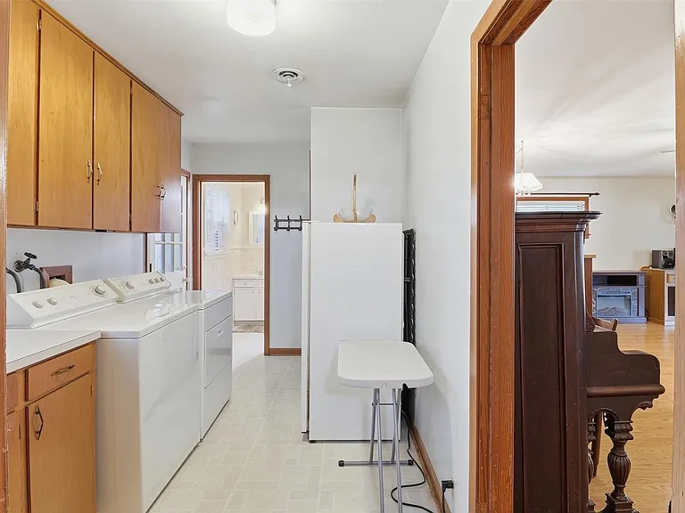 1335 Kathy Ave — Photo 17